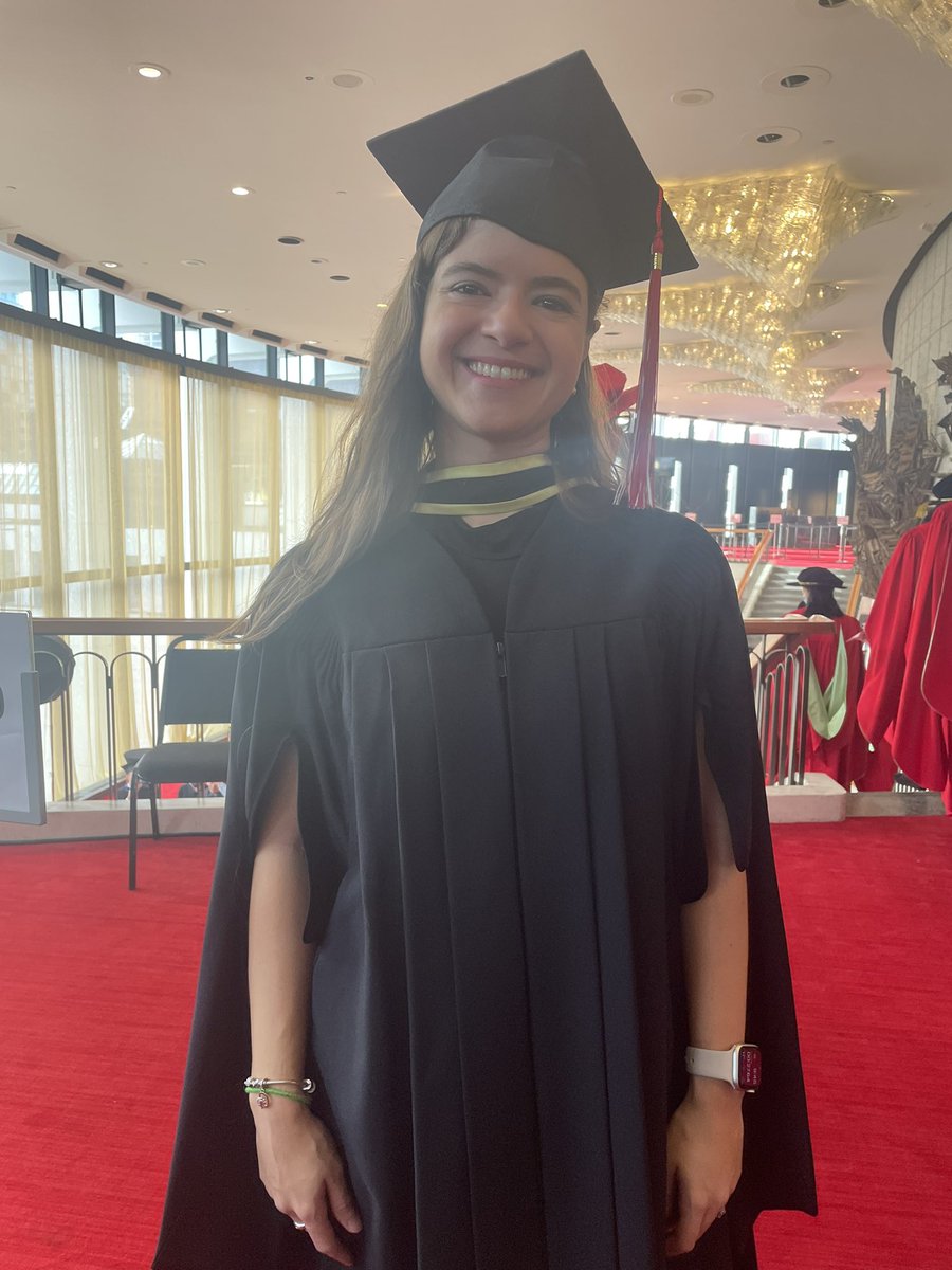 jenncrresearch's tweet photo. Grad day!! Sooo proud of my fellow graduates. Who when the pandemic started, seldomly complained and went to Zoom to carry on and pull through💪🏼🥹🫶🏻 #MSc @mcgillu #Warriors https://t.co/MWsqBPiXVc
