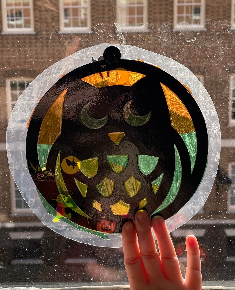 museumrichmond's tweet photo. Another fantastic Spooky Stained Glass Workshop for families this morning - we continue to be blown away by the children's creativity and imagination!  👏👏👏

#spookynotscary #thingstodowithkids #halftermworkshop #getcreative #keepthekidsbusy #richmond #richmonuponthames https://t.co/iMZ2FwzlM6