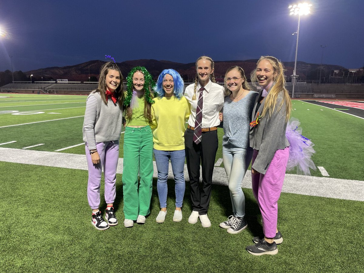 SUUTFXC's tweet photo. halloween party success 👻

#TBirdNation https://t.co/Uo4DIda4eJ