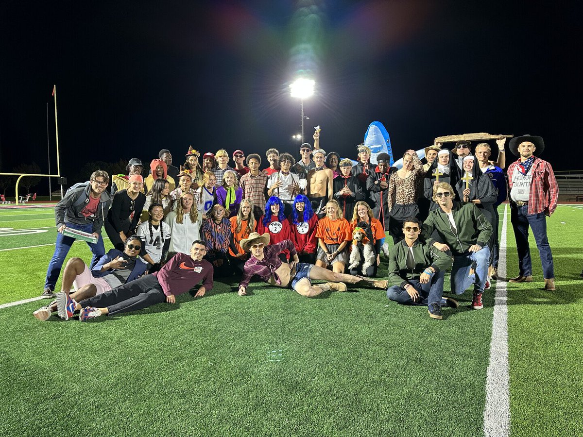 SUUTFXC's tweet photo. halloween party success 👻

#TBirdNation https://t.co/Uo4DIda4eJ