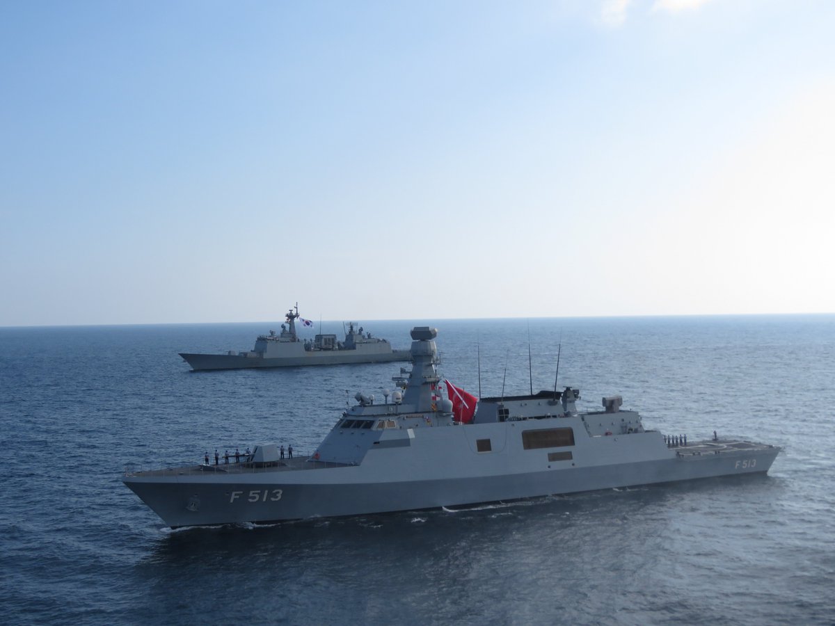 TCG Burgazada, Kore Cumhuriyeti muhribi ROKS Khan Gam Chan ile Umman Denizi’nde geçiş eğitimleri icra etti. 
#MSB