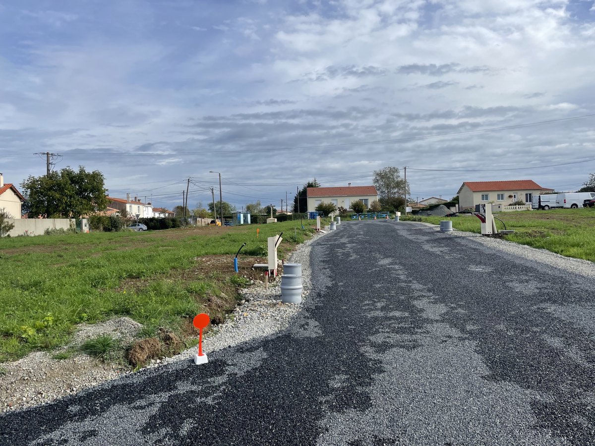 amenatys's tweet photo. [LOTISSEMENTS 🕑] L'Orée des Bois situé à Saint-Laurent-Des-Autels (49) comportent quatre terrains disponibles à la vente ✅
Rendez-vous sur note site pour découvrir le détail des terrains👉https://t.co/1pFxbtIAYB

#terrains #construction #paysdelaloire https://t.co/dibOo2yjwz