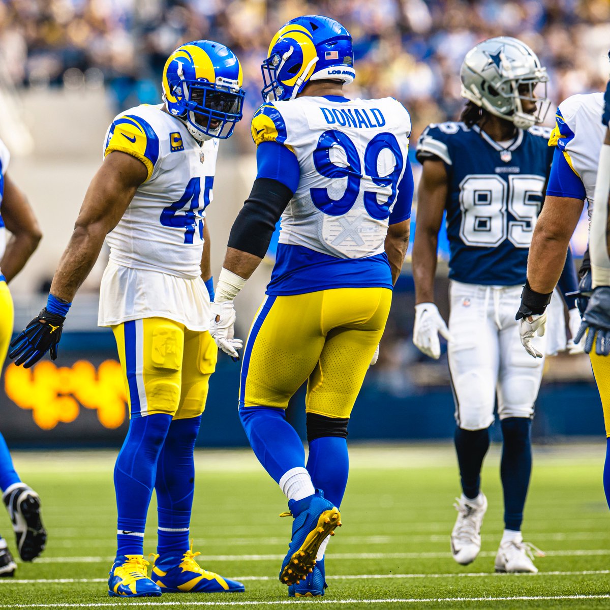 #LARamsNotableStats Following Week 7, the Rams have five players with a ...