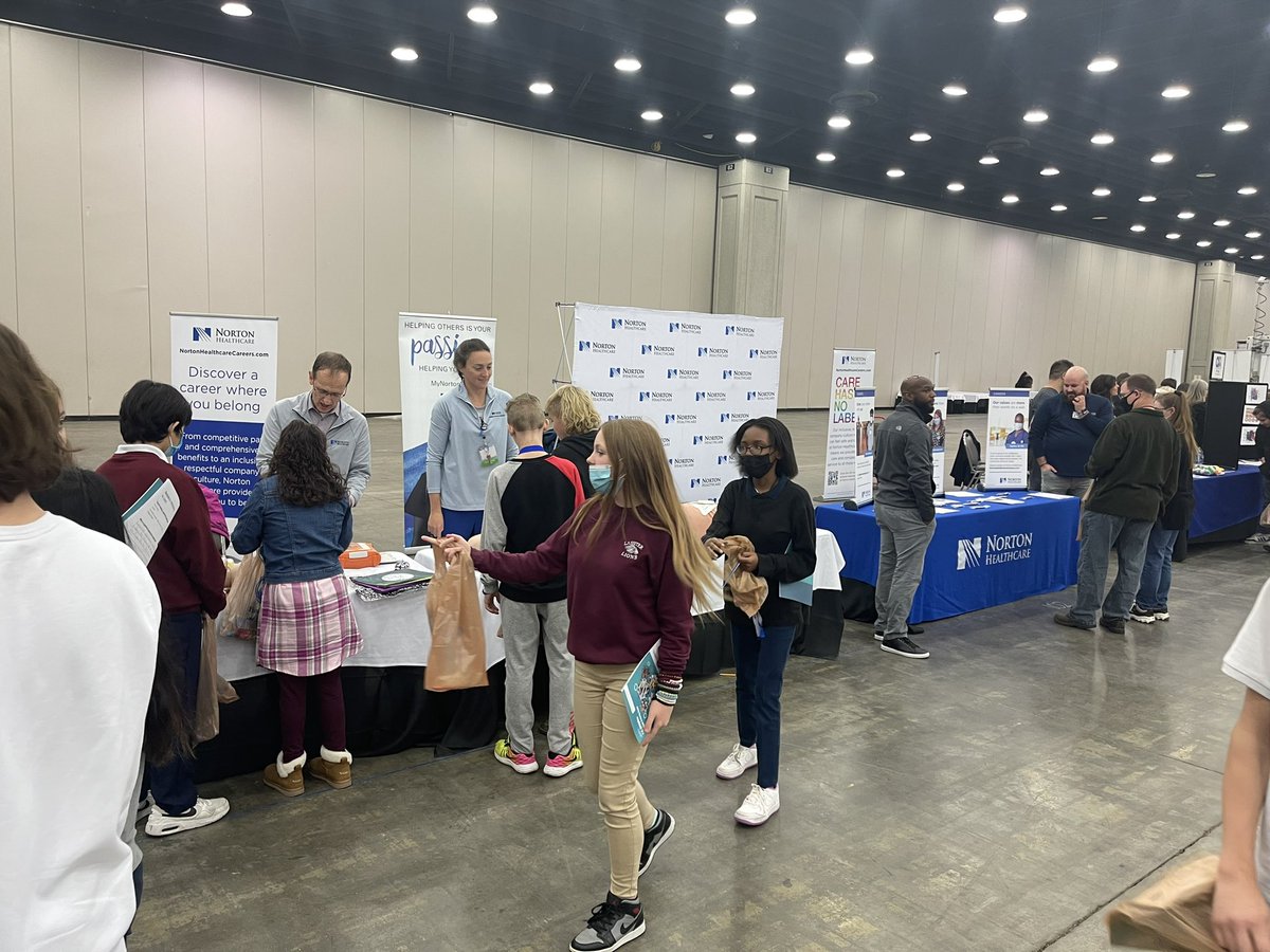 Day 1 of #JAInspire where 8th graders from <a href="/JCPSKY/">JCPS</a> learn about college and career from business, community, and postsecondary partners <a href="/JCPSAsstSuptHS/">Dr. Joseph Ellison, III</a> <a href="/JCPSHighEA_AofL/">Kim Morales</a> @JCPSHighEA_MAC <a href="/JAKentuckiana/">Junior Achievement</a>