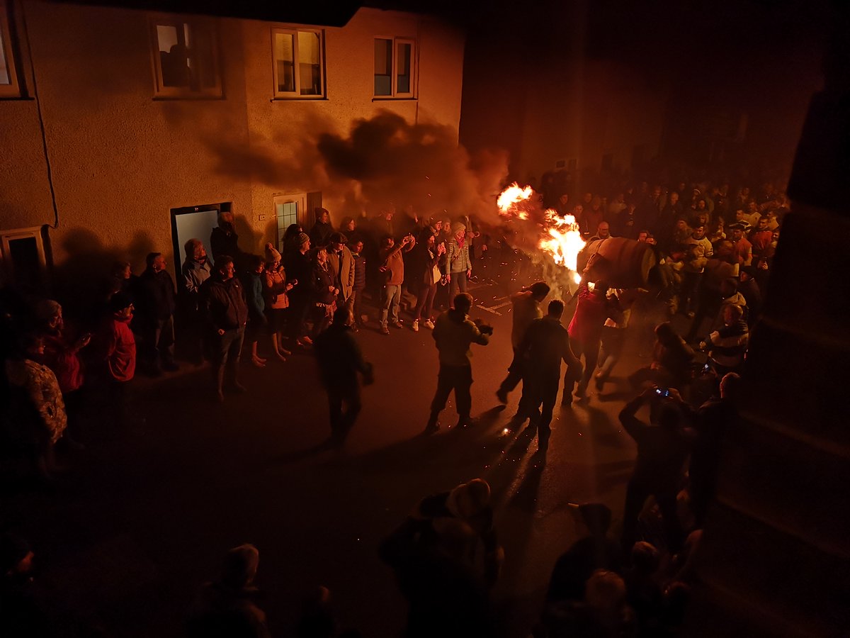 Happy #Bonfire Night &amp; Tar Barrels! 

Today is the day for all things #fire! We hope everyone
enjoys the local tradition tonight in #OtteryStMary. If
you haven't been, then why not?!

Check out the #TarBarrels website for info:
tarbarrels.co.uk

Stay Safe &amp; Keep Rolling!