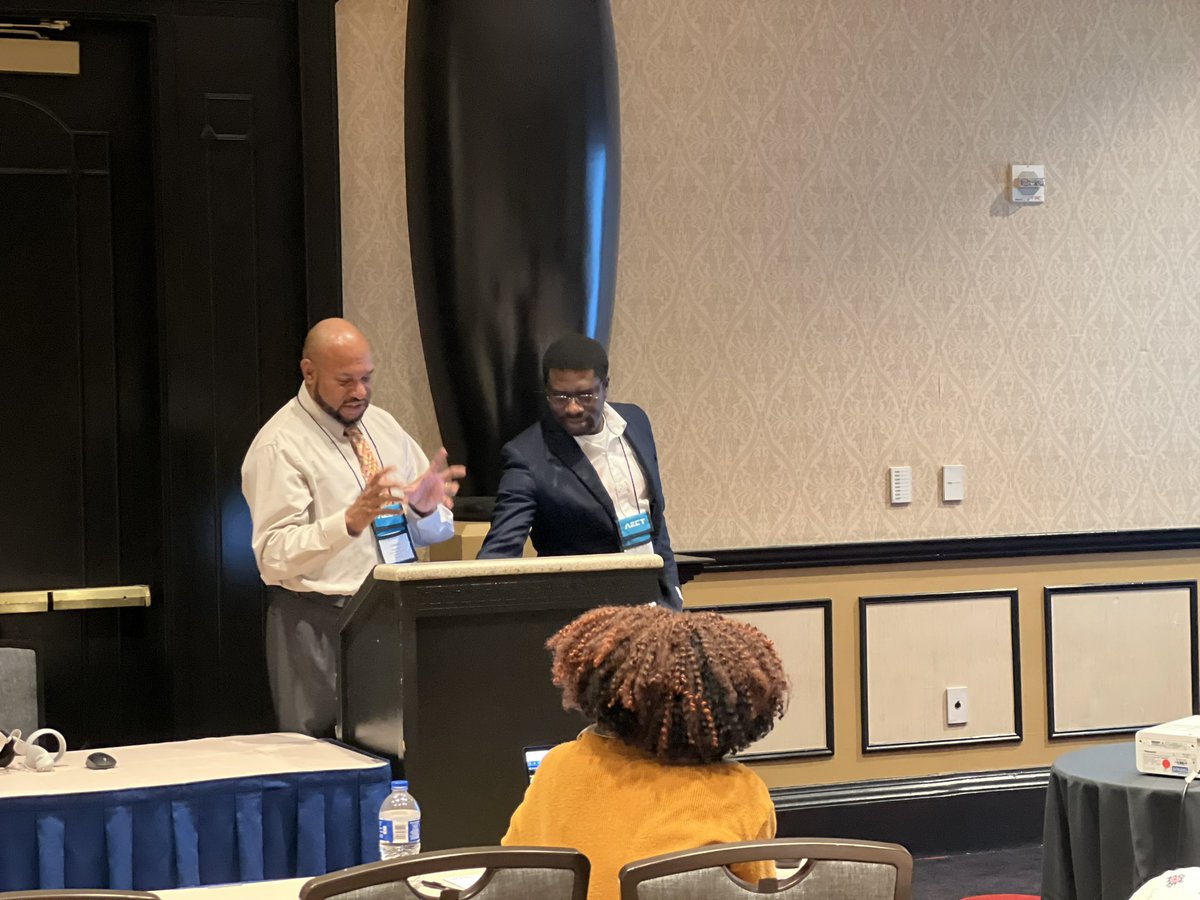 tutaleni's tweet photo. Good attendance at our design of #immersivelearning spaces workshop at #aect2022 #AECT22 with the @SpottyRainOSU team! Proud of the @EdTechOkstate @okstate_ehs students! https://t.co/XWfxo5UWOI