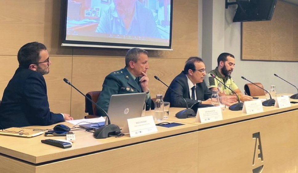 🟢 Los #AgentesForestalesCM han participado en las Jornadas sobre el presente y el futuro de la abogacía ambiental 👉🏻 explicando su papel como #PoliciaMedioambiental de la @ComunidadMadrid. #ASEM112