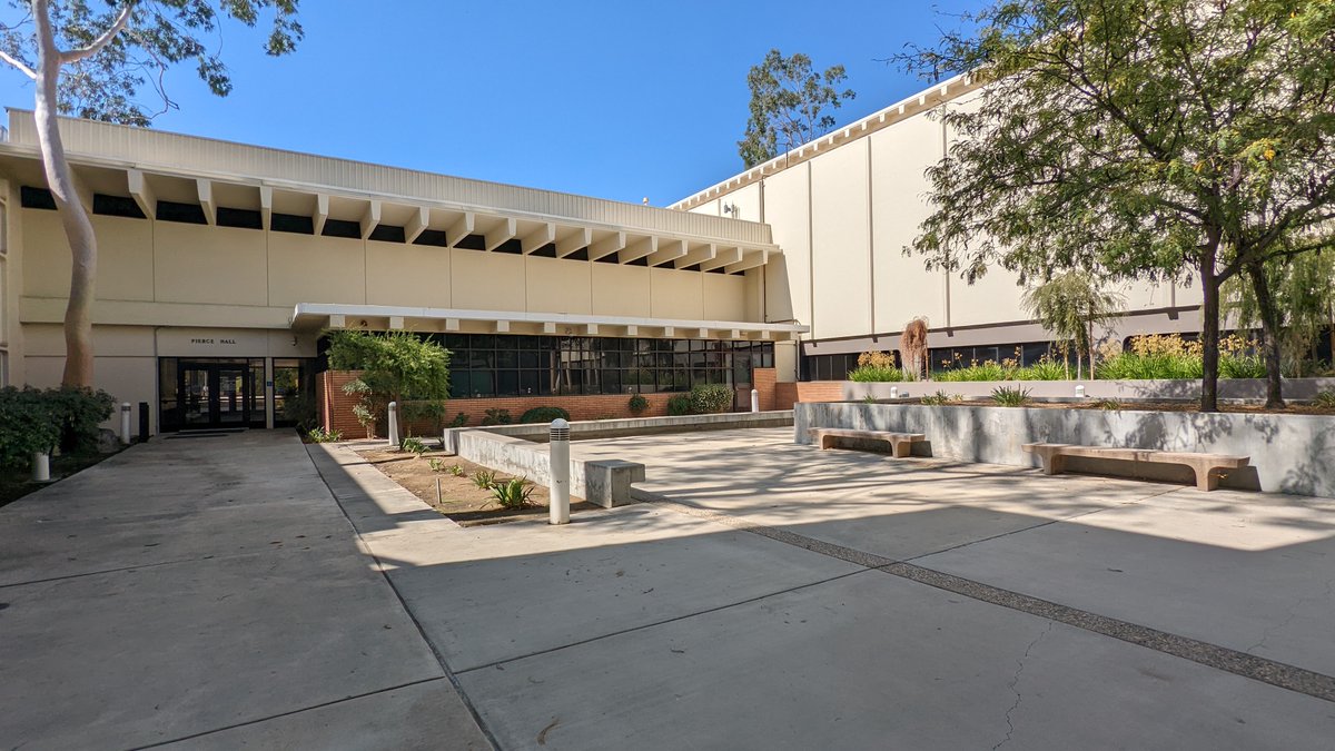 Don't miss the CNAS Undergraduate Open House! Oct 27 | 12-2pm. Stop by &amp; meet fellow  students, peer mentors, faculty, &amp; staff; learn more about CNAS student orgs and resources here for your success. Plus, sweet treats, Boba, and giveaways! cnas.ucr.edu/cnas-undergrad… #UCRCNAS #UCR