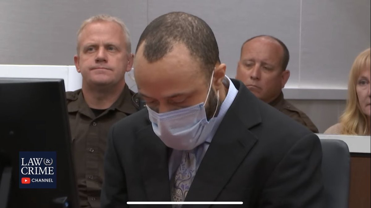 While guilty verdicts are being read, someone just yelled “burn in hell you piece of shit” 

Same dude. Same. 

#DarrellBrooksTrial #DarrellBrooks #DarrellBrooksIsAnIdiot