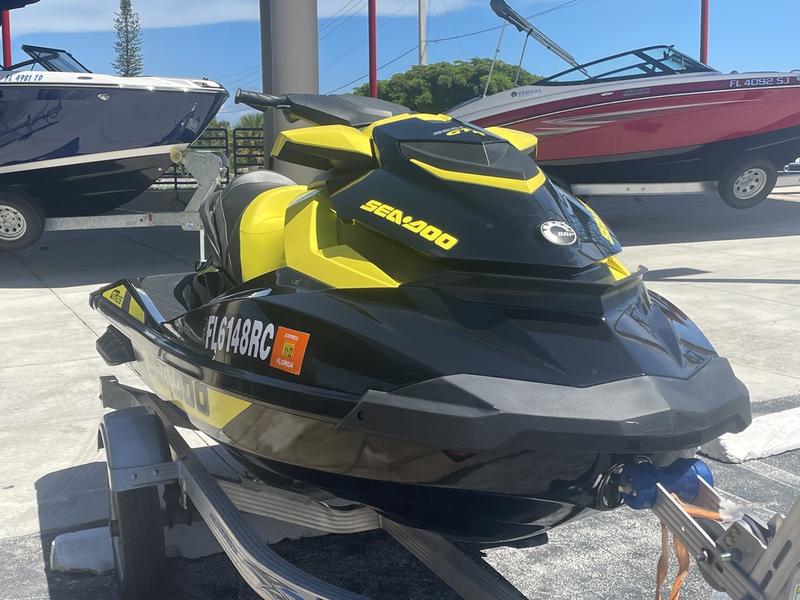 RIVAmotorsports's tweet photo. Hurry into #RIVAmotorsports and save big on this #RIVAcertified #PreOwned 2016 #SeaDoo #GTR215 with only 92 miles! Strong and powerful yet more forgiving, this #watercraft is one of the easiest ways to get into the #musclecraft scene! Stop by today! https://t.co/ULNVKMOB50