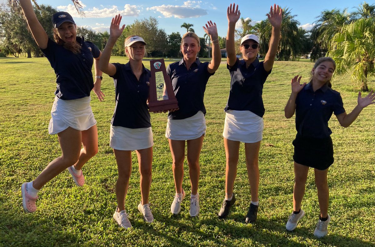 #GoldenEagle Girls Golf team…District Champs!