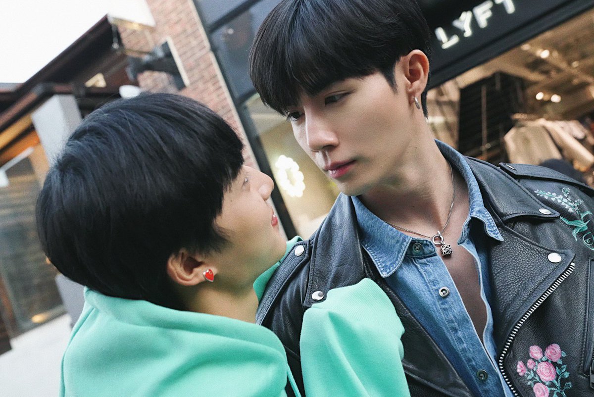 tory on Twitter "i will never in a million years get over the way zee looks at nu"