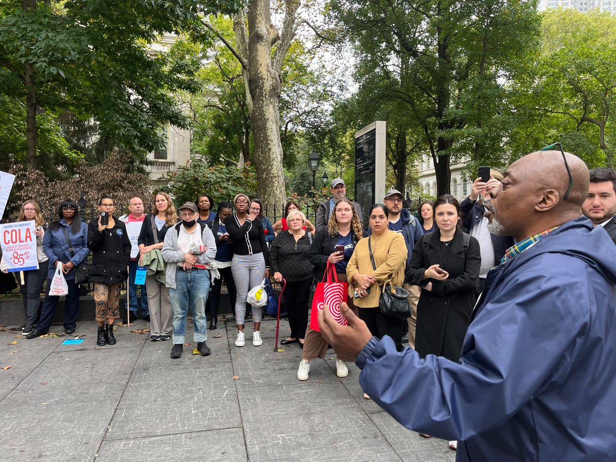 theNetworkNY's tweet photo. "I see it. Our workers need a raise. They deserve a raise. They struggle while helping us get better." Stephon Hollman, @concernhousing tenant and board member at today's rally for an 8.5% COLA for the behavioral health workforce! https://t.co/NjmPVi5IR3