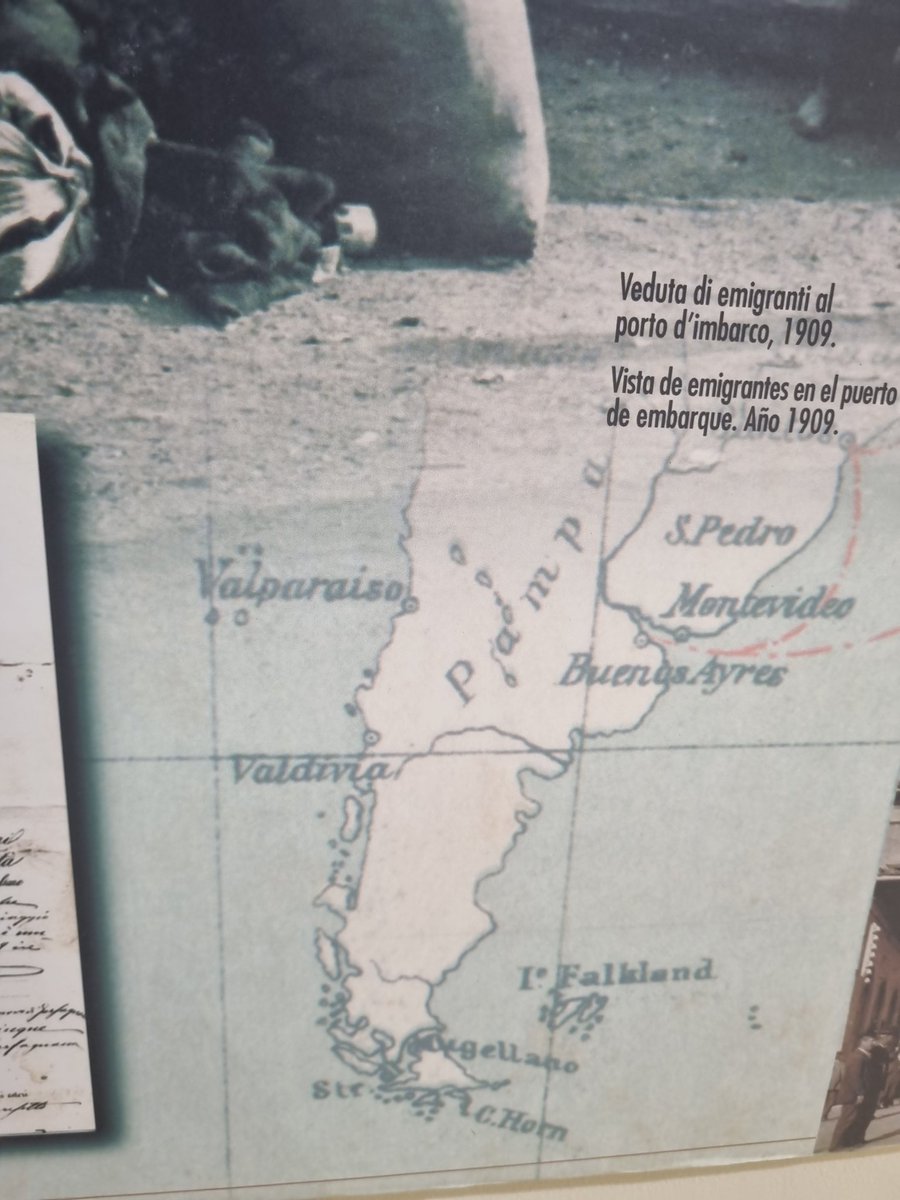 MiqueasFontana's tweet photo. En el #PasajeIslasMalvinas de La Plata se exponen mapas que se refieren a nuestras Islas con el nombre que le pusieron los invasores. Todo muy normal para un municipio de @juntoscambioar ... @eldialp @eldestapeweb @Kicillofok @cecimlaplata https://t.co/FA5OnrZtB1
