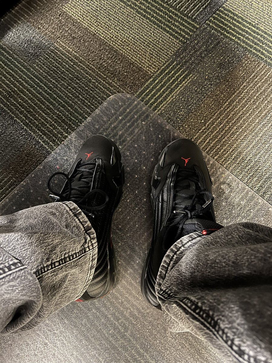 iamkvncrpntr's tweet photo. jordan 14 last shot #kotd #YourSneakersAreDope #SneakerHead #SneakerVet #MilitaySneakerHead #nike #lastshot #jordan14 #JumpMan #Retro14 #WearYourKicks https://t.co/vQ8n29vGxg