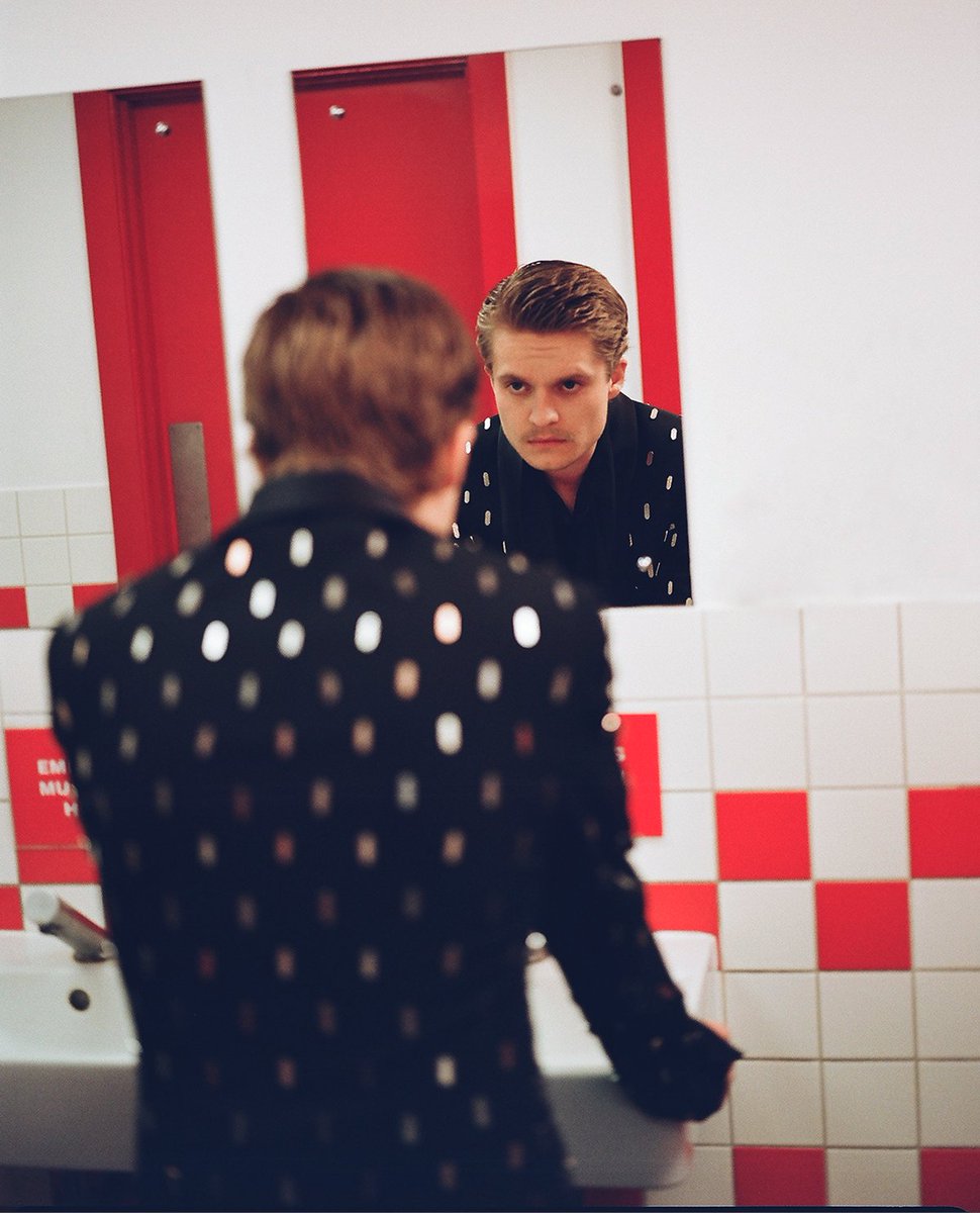 What did you think of the House of the Dragon Finale?
⁣
Check out your new King, Aegon II, visiting his favourite restaurant in all the seven kingdoms.⁣
⁣
#HOTD #HOTDFinale (schonmagazine, guylowndes, humahumayun, mrglynncarney, brookesimonsmua, wilbertlati, ninonsichinava)