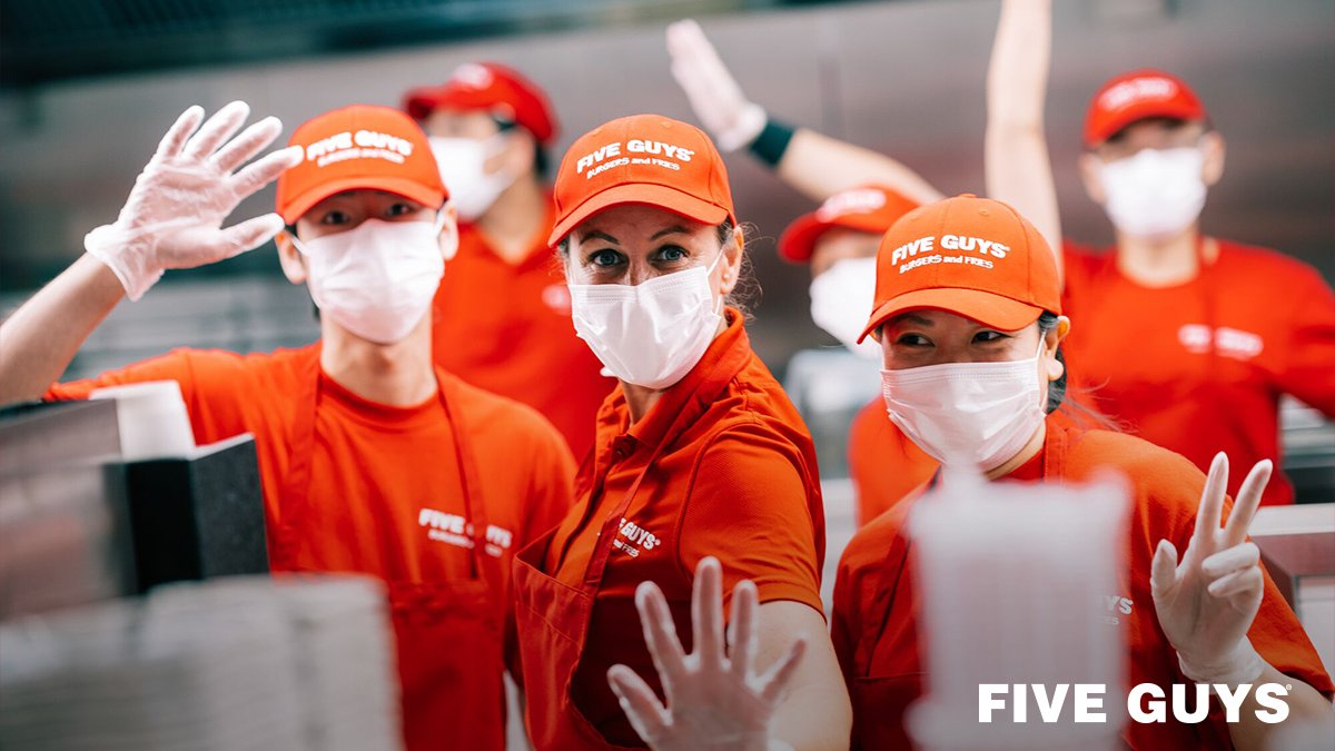 FiveGuys_Crew's tweet photo. Take a quick break and give a 5 finger wave to some of our amazing Five Guys team members! We wouldn't be able to succeed without all of their hard work and passion for quality! Check out https://t.co/Q0Ug3PY5zK to see where you can apply to become part of our fantastic team! https://t.co/cka1aBXP9a