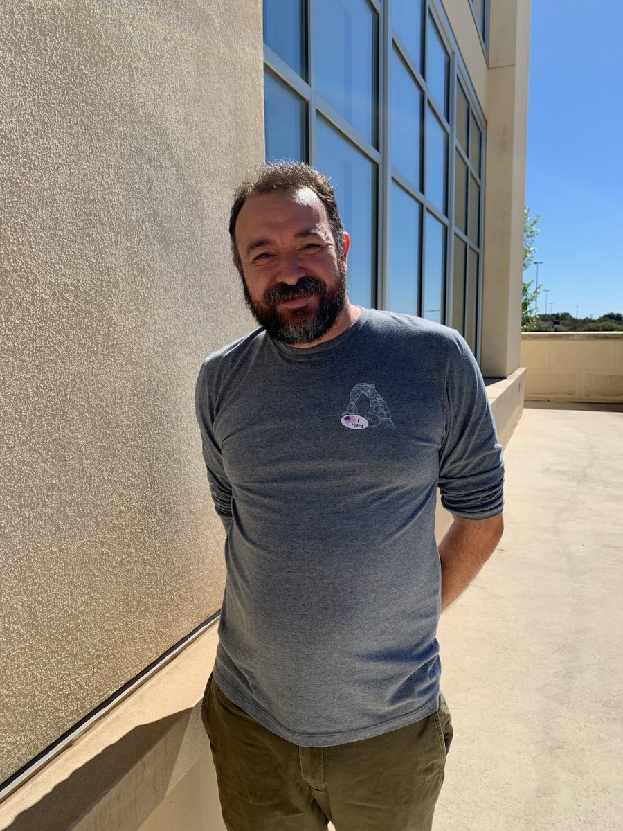 PresidentEighmy's tweet photo. Friendly reminder: You can early vote on Main Campus @UTSA this week through Nov. 4. Keep the #VotingSelfies coming! #RowdyVotes #YourVoteIsYourVoice https://t.co/joVvefRAyq