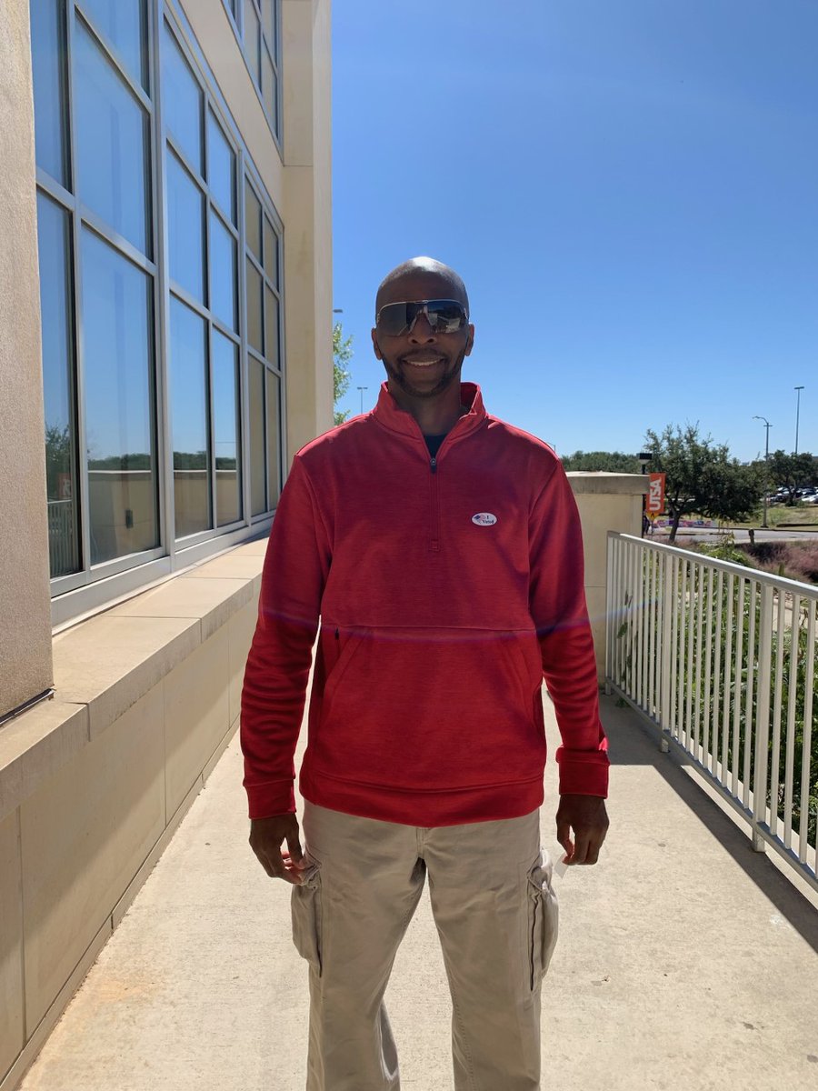 PresidentEighmy's tweet photo. Friendly reminder: You can early vote on Main Campus @UTSA this week through Nov. 4. Keep the #VotingSelfies coming! #RowdyVotes #YourVoteIsYourVoice https://t.co/joVvefRAyq