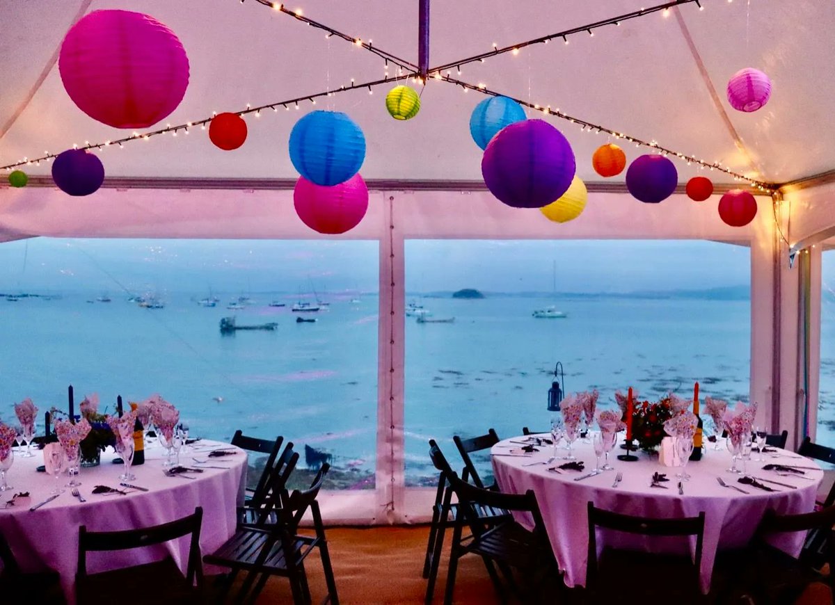 MjmMarquees's tweet image. Here's a little throwback to the amazing @slyc Regatta 2022! We were proud to be involved with such a spectacular event, and it was lovely having the opportunity to chat with so many new people. 😄

#marqueehire #eventsni #bigdayout #regatta