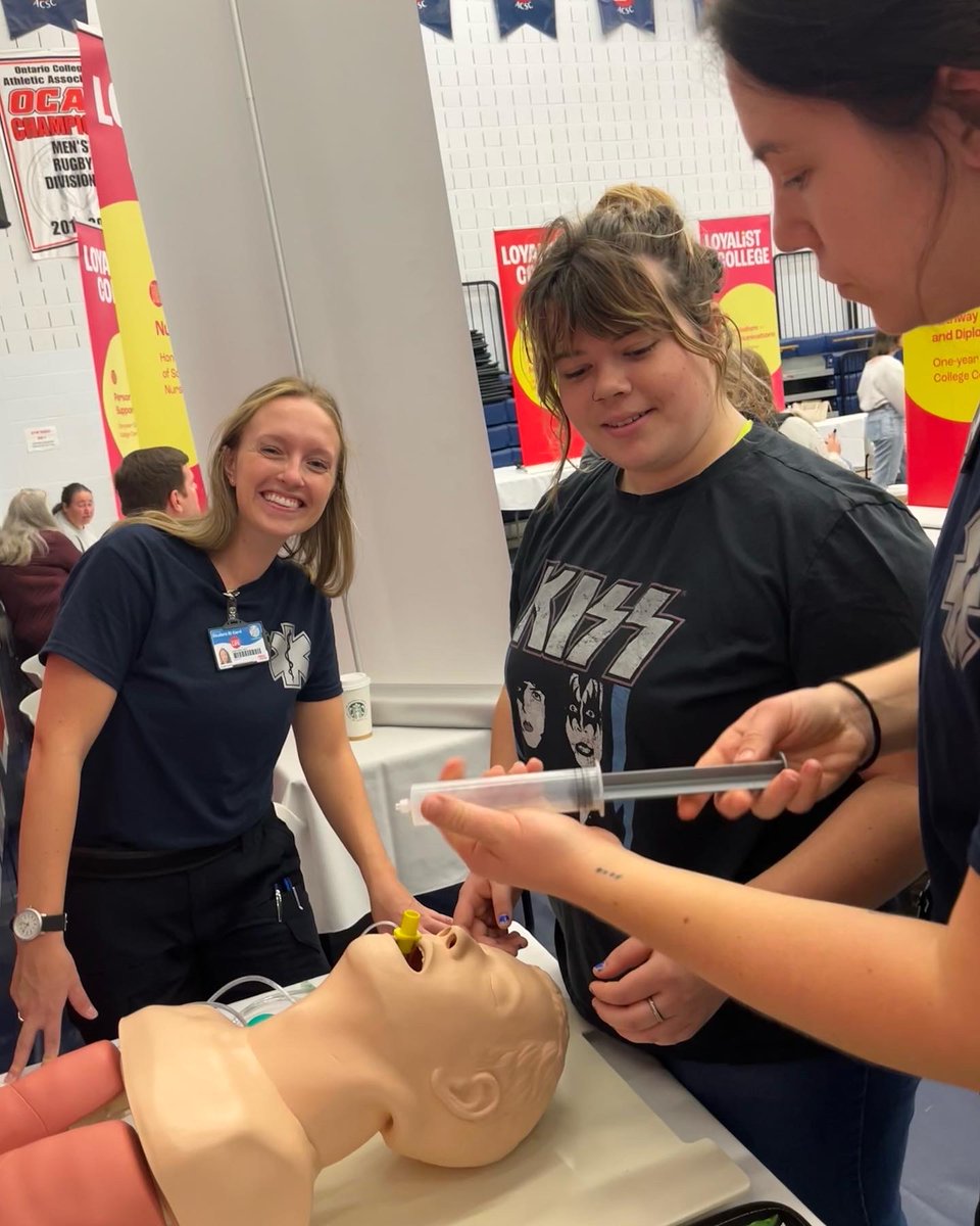 vanbrooker1's tweet photo. Thank you to my dedicated team and my incredible 1st year students who made open house epic! 🚑🩺#paramediceducation https://t.co/saAq9a1dLf