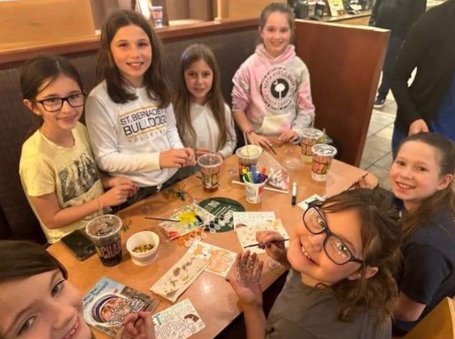 stbernschool's tweet photo. Our 4th grade girls met at Panera last night for their first Book Club meeting of the year. We discussed the amazing life of Mother Teresa, then made suncatchers. Mrs. Coughlin will be taking the creations to patients at the Cleveland Childrenβs Hospital.βοΈππ»#stbserves #stbgrows https://t.co/7u5Sw0CBQp