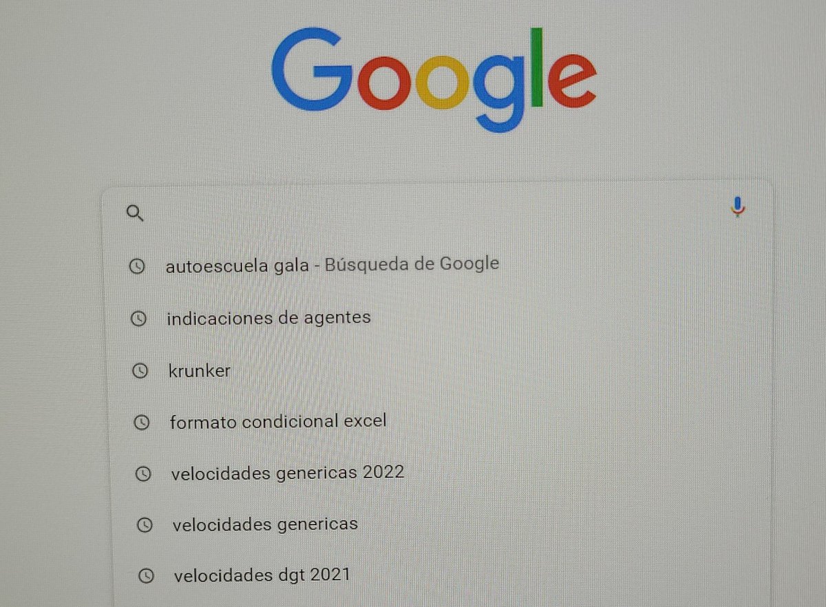 Altgrnd's tweet photo. Mucha suerte con el examen de conducir al tio que ha utilizado el ordenador antes que yo https://t.co/8toTox2eS9
