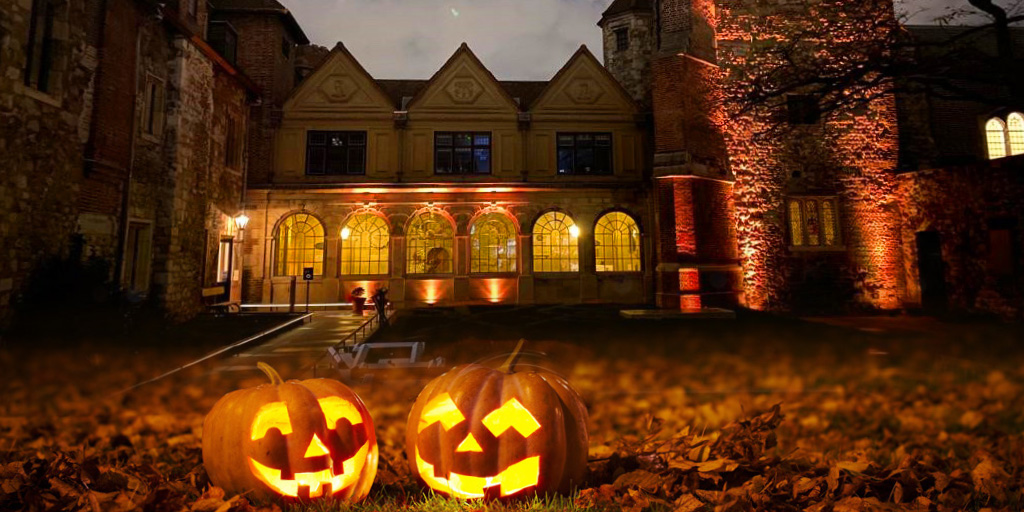 CharterhouseEC1's tweet image. Don't forget the Plague Potions Halloween Trail is on until this Saturday (29th). Bring your little monsters and complete a fun activity sheet while exploring the historical Charterhouse. Book your tickets now: ow.ly/mf5w50LbIi2 #londonhalloween #familyfun #halloweenkids