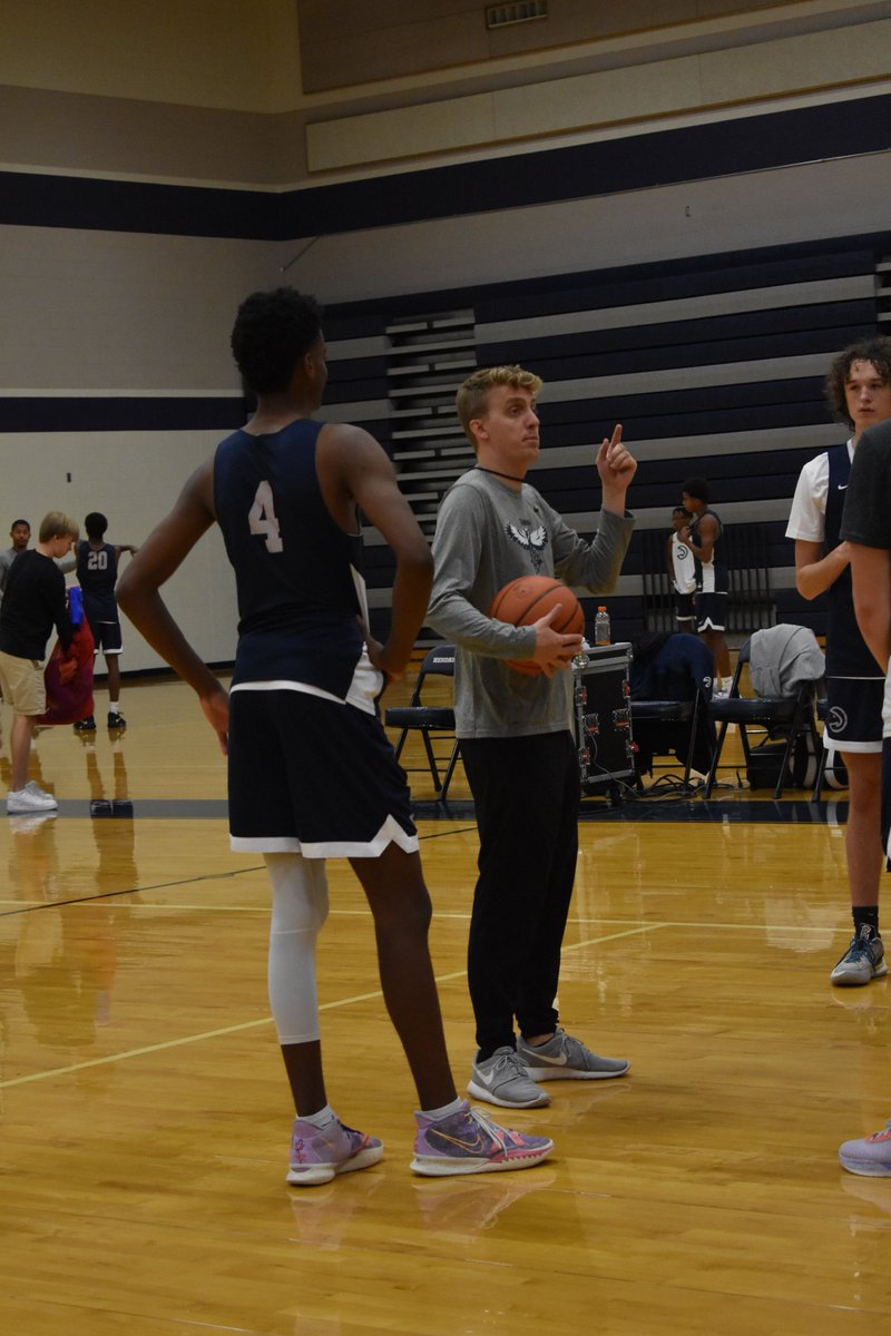 Hawk_Hoops's tweet image. Day 1 Views!

#Weinhere #EEE #HawkNation