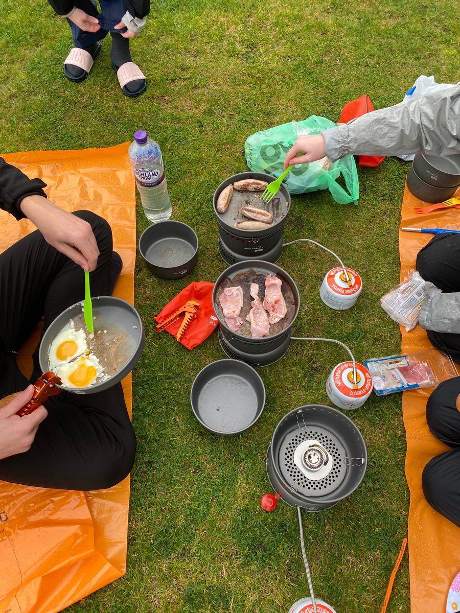 One <a href="/KirkcaldyHigh/">Kirkcaldy High School</a> group didn’t let a little bit of typical Scottish weather stop them cooking breakfast &amp; great effort all round on day 2 of their practice silver expedition, some blister plasters required this evening ☔️🥾 <a href="/DofEScotland/">DofE Scotland</a> #dofe #expedition #silver