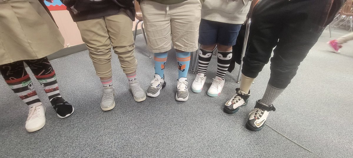 We were CRAZY IN OUR SOCKS to knock out drugs! #RedRibbonWeek @boonelementary #bearspowerup