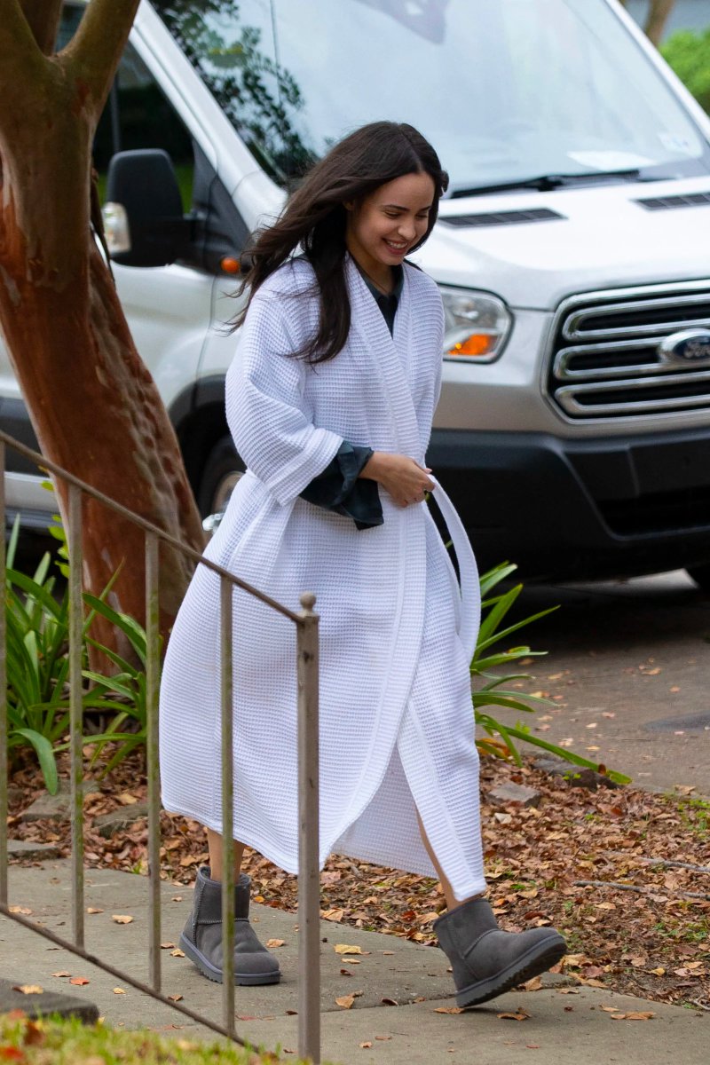 📸 DEUSA! Confiram as primeiras fotos de Sofia Carson nos bastidores de gravação do seu novo filme "Carry On".