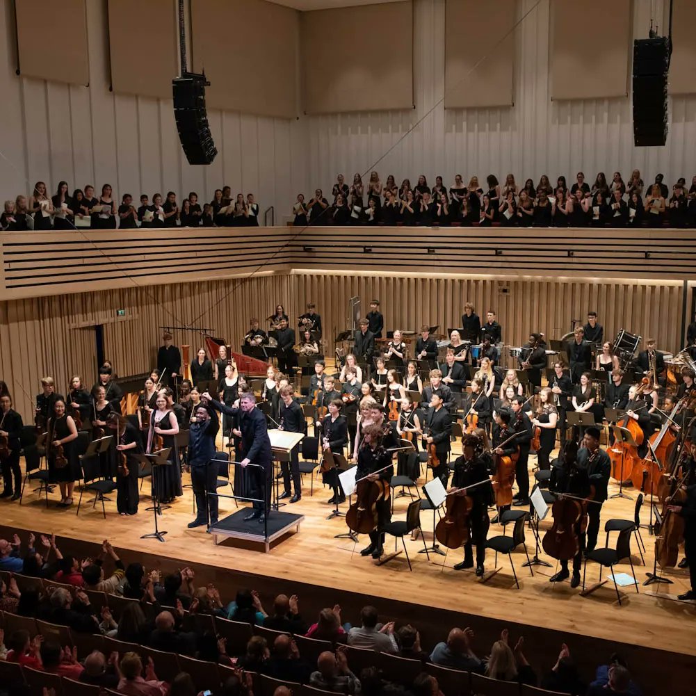 Still thinking about our spectacular concert last week 😍 📸 @SaraPorterPhoto #chethamsschoolofmusic #chets #chethams #music #orchestra #youngtalent #YoungMusicians #youthorchestra #youthmusic #symphonyorchestra #walton #chethamssymphonyorchestra #thestollerhall @StollerHall