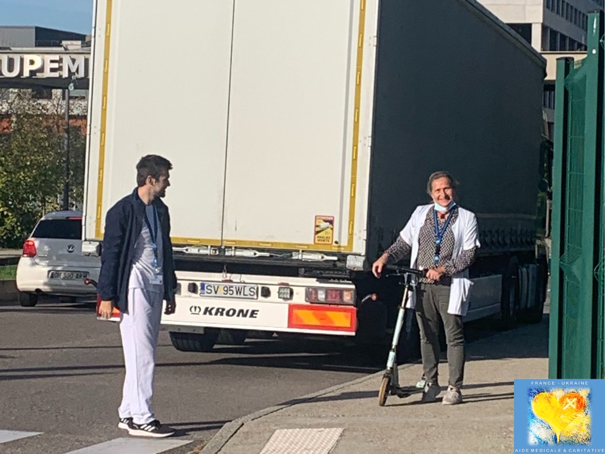 Ce don est arrivé aujourd’hui à notre dépôt grâce au partenariat avec le <a href="/chudelyon/">HCL - Hospices Civils de Lyon</a> : plusieurs camions semi-remorques d’aide sont partis pour l'Ukraine avec un renfort logistique d'Amazon. 
Merci à nos partenaires ainsi qu'à l’entreprise @HDCement_France. 
#ukraine