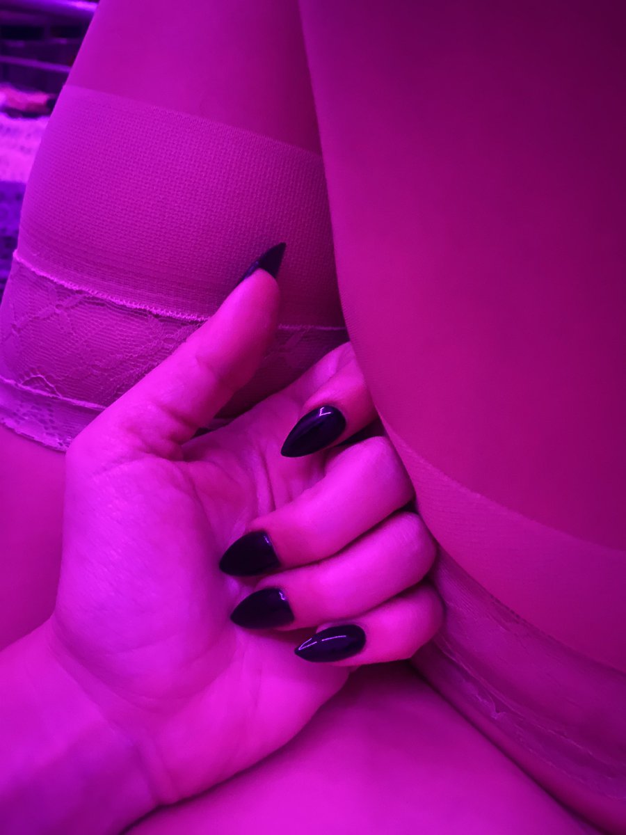 Mistress_Ze's tweet photo. Mistress #claws are back.
#meow #mistress #femdom #nails #NIN #bdsm #nylon #nylonobsession #thighhighs #pinklights #pink #fuschia #nsfw #smoker #smokingwoman https://t.co/LE8JnEo1u0