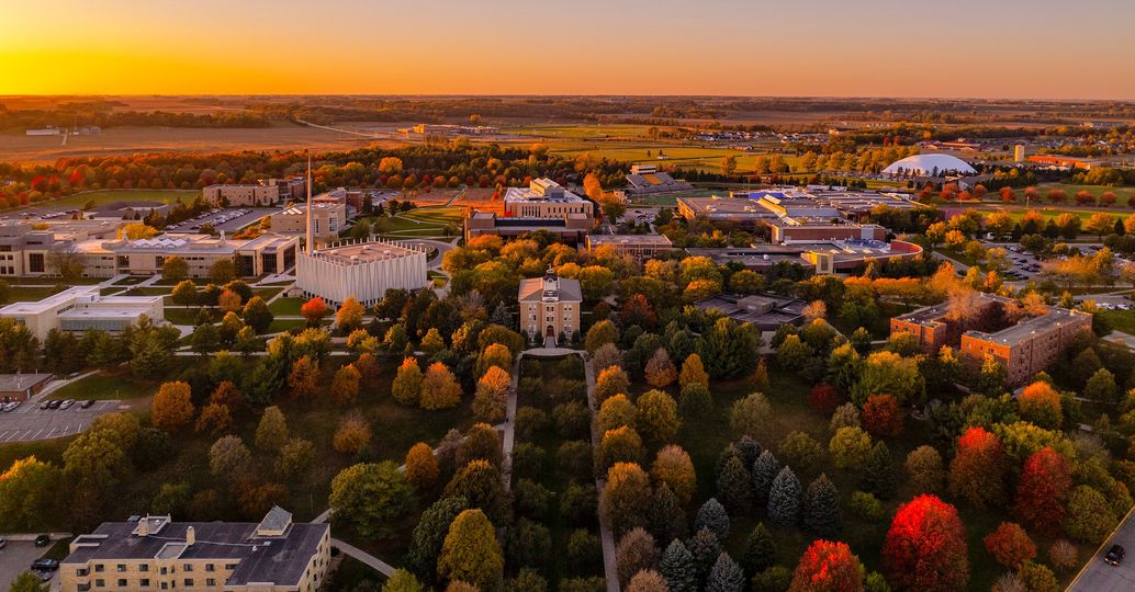 STUNNING photo of campus. This place has our hearts forever 😍😍😍 #whygustavus