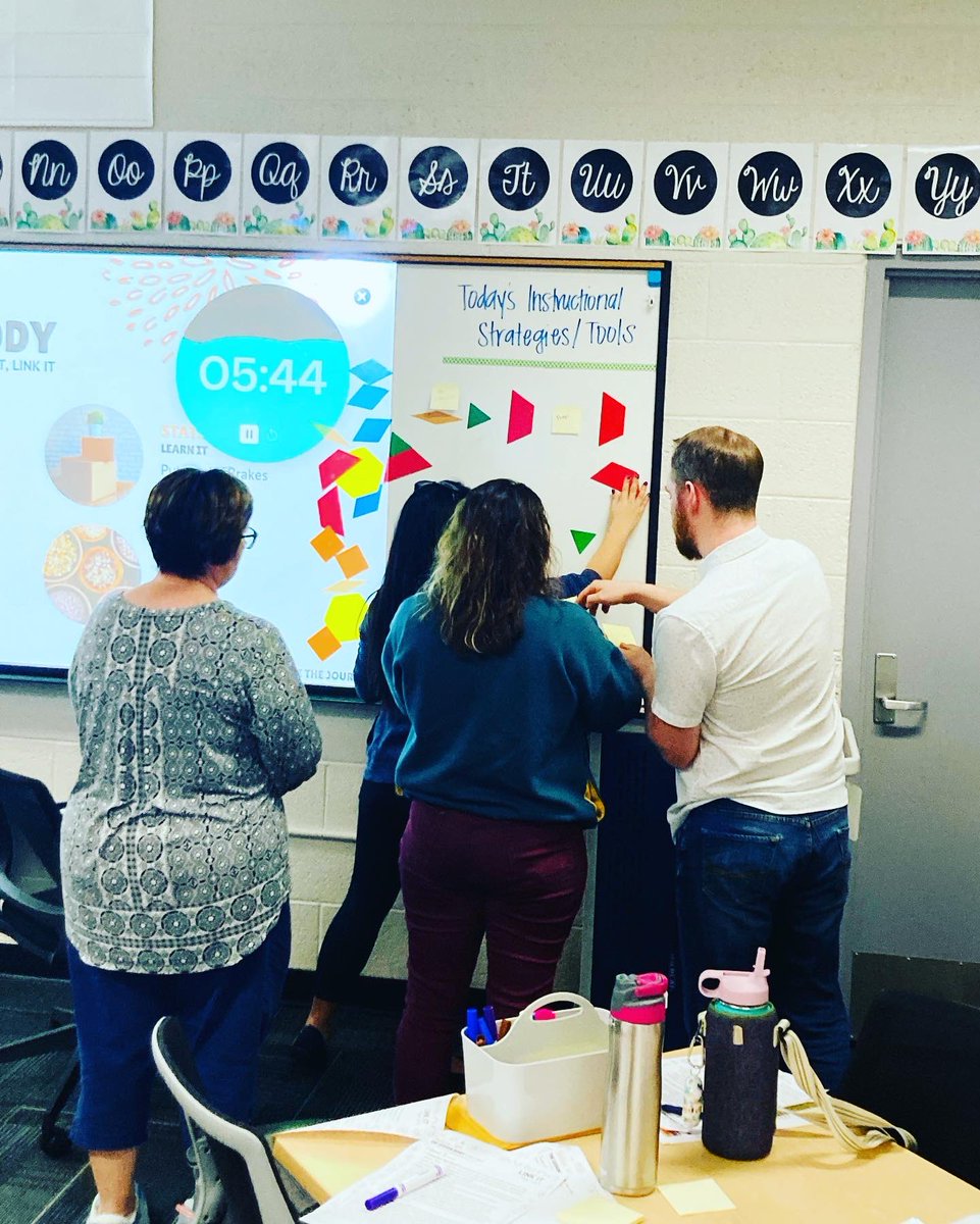 gpsprofgrowth's tweet photo. 💛💙 GPS Induction mentors and advisors came together to extend their knowledge of lesson design, as well as to learn more about communication in order to better support our new teachers. It was a pleasure to work with them yesterday; can’t wait to see group #2. #gpslearns https://t.co/Qj6QLs9PSG