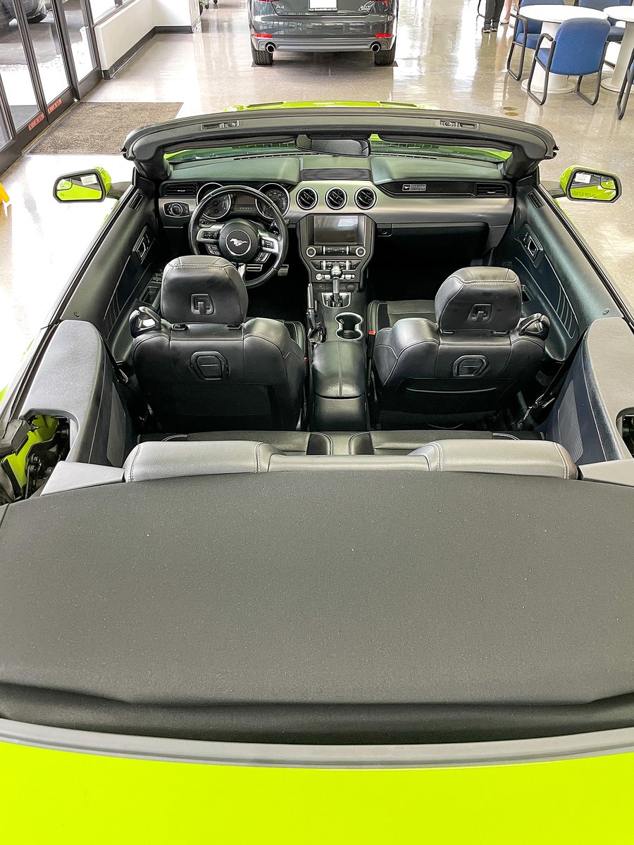 DriversMart's tweet image. This 55th Anniversary Edition Mustang is a real attention grabber. Plus who doesn't love a four-seater convertible that you can drive around with all your friends?!