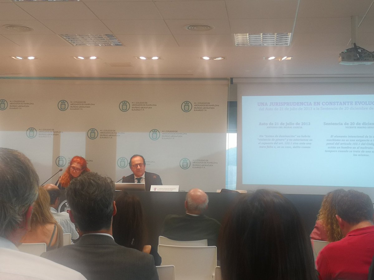 ICA_ESTELLA's tweet photo. @santocildesleon Decano @ica_leon en XXII Jornada de especialización jurídica contra la violencia de género. Sentencias de interés del TS en materia de violencia de género. #ICAESTELLA #ICATUDELA #ICATAFALLA #MICAP https://t.co/hE931ggd0C