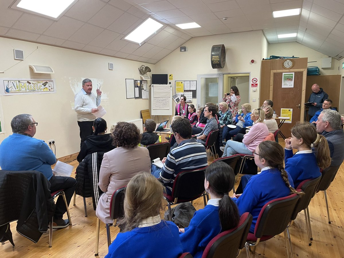 stpatricksgnslk's tweet photo. Our staff and @GreenSchoolsIre committee were delighted to attend the ‘Decarbonising Together’ presentation by 
@garryowencdp, #GarryowenResidentsAssociation and @LimerickCouncil  @SEAI_ie 
in St John’s Band Hall. We are all working together towards an energy efficient community. https://t.co/wItWMBJcrn