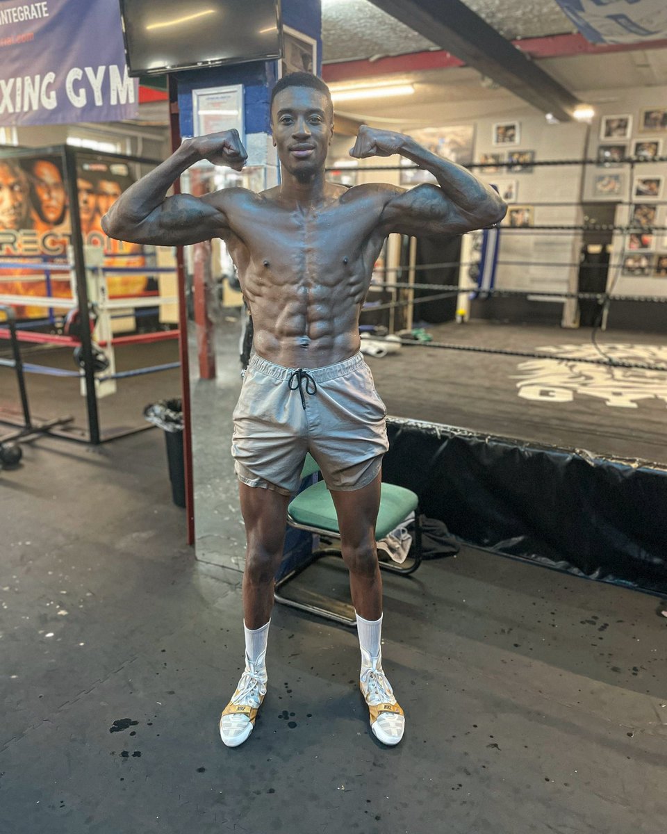 ShakanPitters's tweet photo. Another Day In The Office 🥊

#TeamPitters https://t.co/xz1h6bnM2J