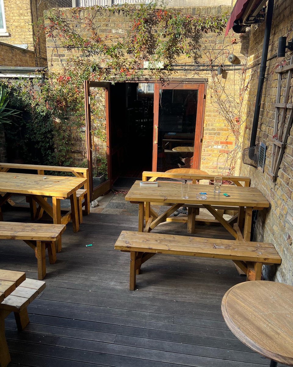 deck_doctor's tweet image. Full service to 3 x SL1210’s @ The Gowlett. In the back streets of Peckham, this little gem of a boozer now has a new Martin Audio install.
#Technics1210 #Technics1200 #technicssl1210 #technicssl1200 #deck_doctor #deckdoctor #vinyl
#technicssl1210mk2 #technicssl1200mk2 #SL1210
