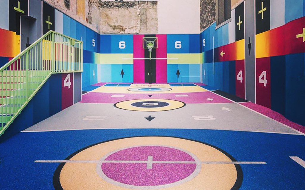 cloudscholar's tweet photo. #Pigallecourt Circa 2020
The Cool: Remixed
#creativecrossroads
#organiccommunityspace
#basketballisuniversal https://t.co/yXR0nD1EX4