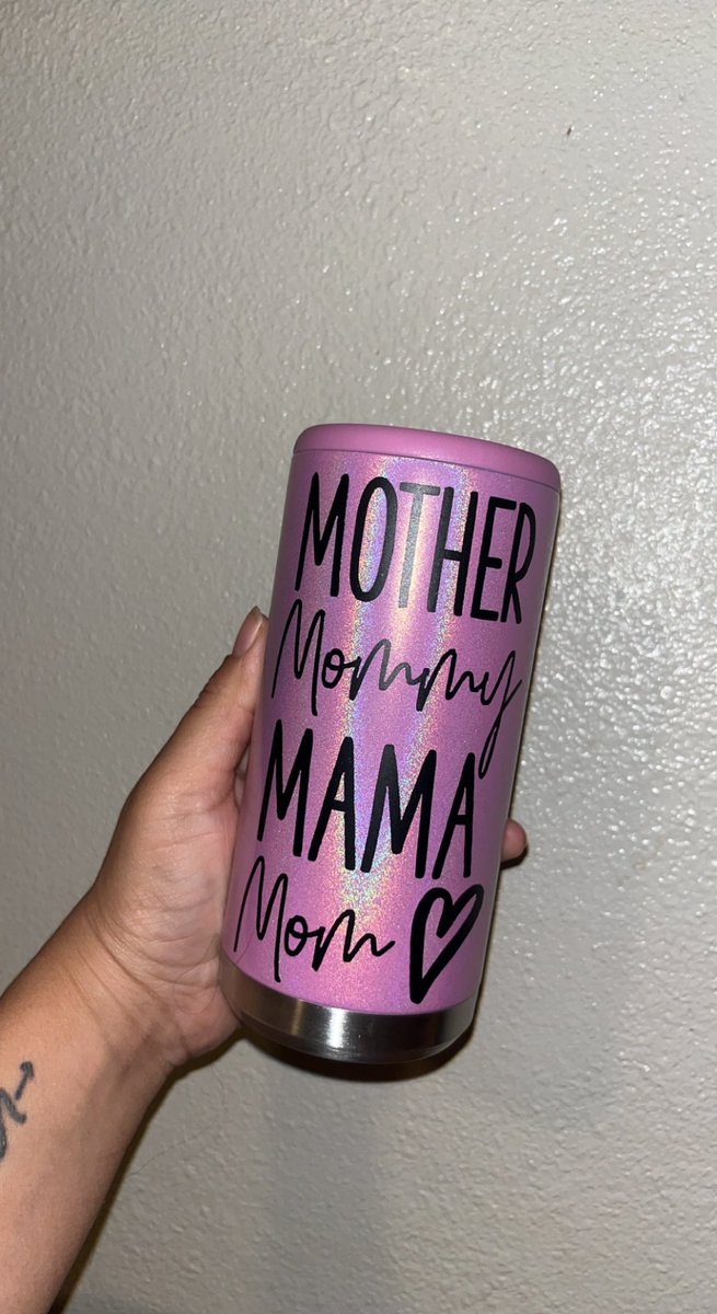 Moniscustomdsgn's tweet photo. Customizing in your skinny can koozies ✨ https://t.co/a9croHZi7d