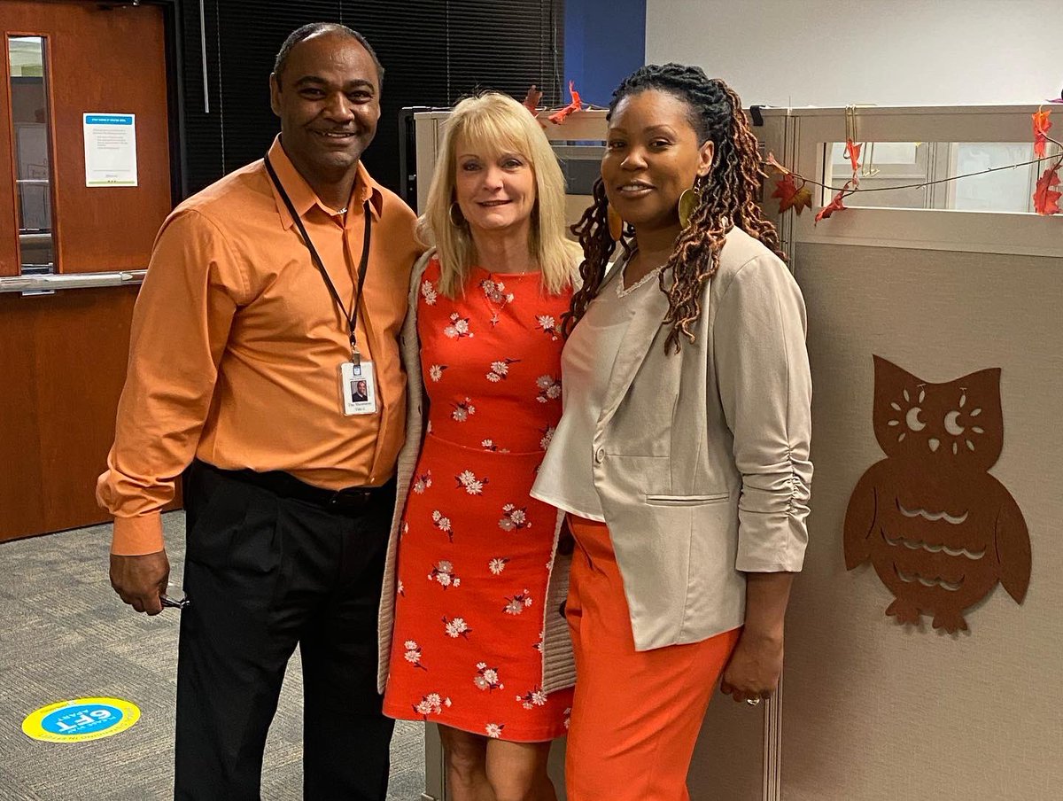 mmd_tmarshmon's tweet photo. CT’s twinning at work! @T1Director #WCPSSSpiritweek @robinhahn33 @DHarringtonEdu https://t.co/bQQedl5JTH