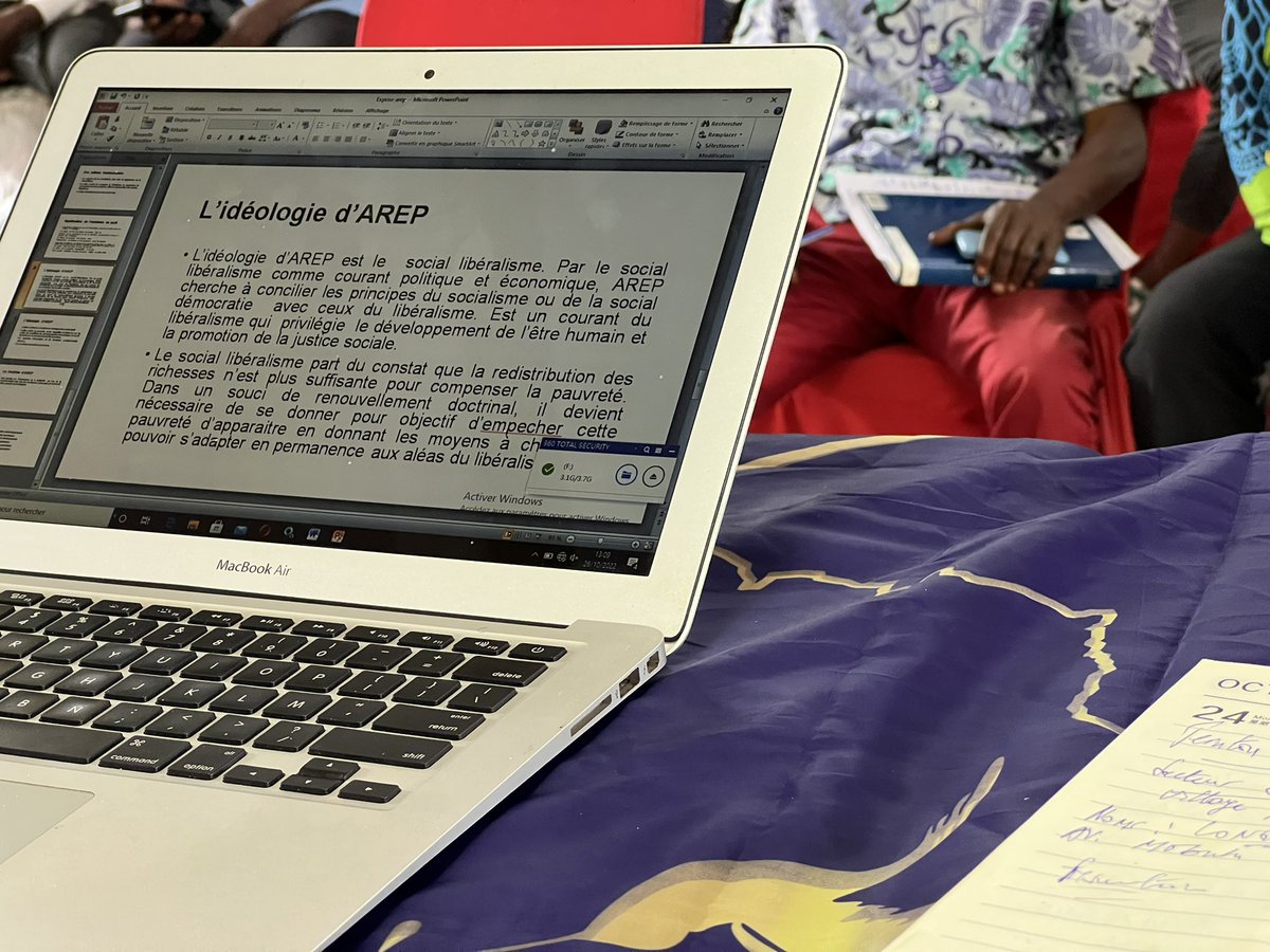 EkumboMoise's tweet photo. Un échange fructueux avec les étudiants de Boende. Objectif: réélection de @fatshi13 en 2023 @Stanislasbonto3 @GuyLoando_ @KerenBashale @kakese_leon @AlainMake20 @Newscd15 @Satellite_Cgl @central_sage @leParrainRDC @Patrick_Lokoka @IfokuMarijo @InkunePancrace @NationalisteRDC. https://t.co/jRnumboaNC