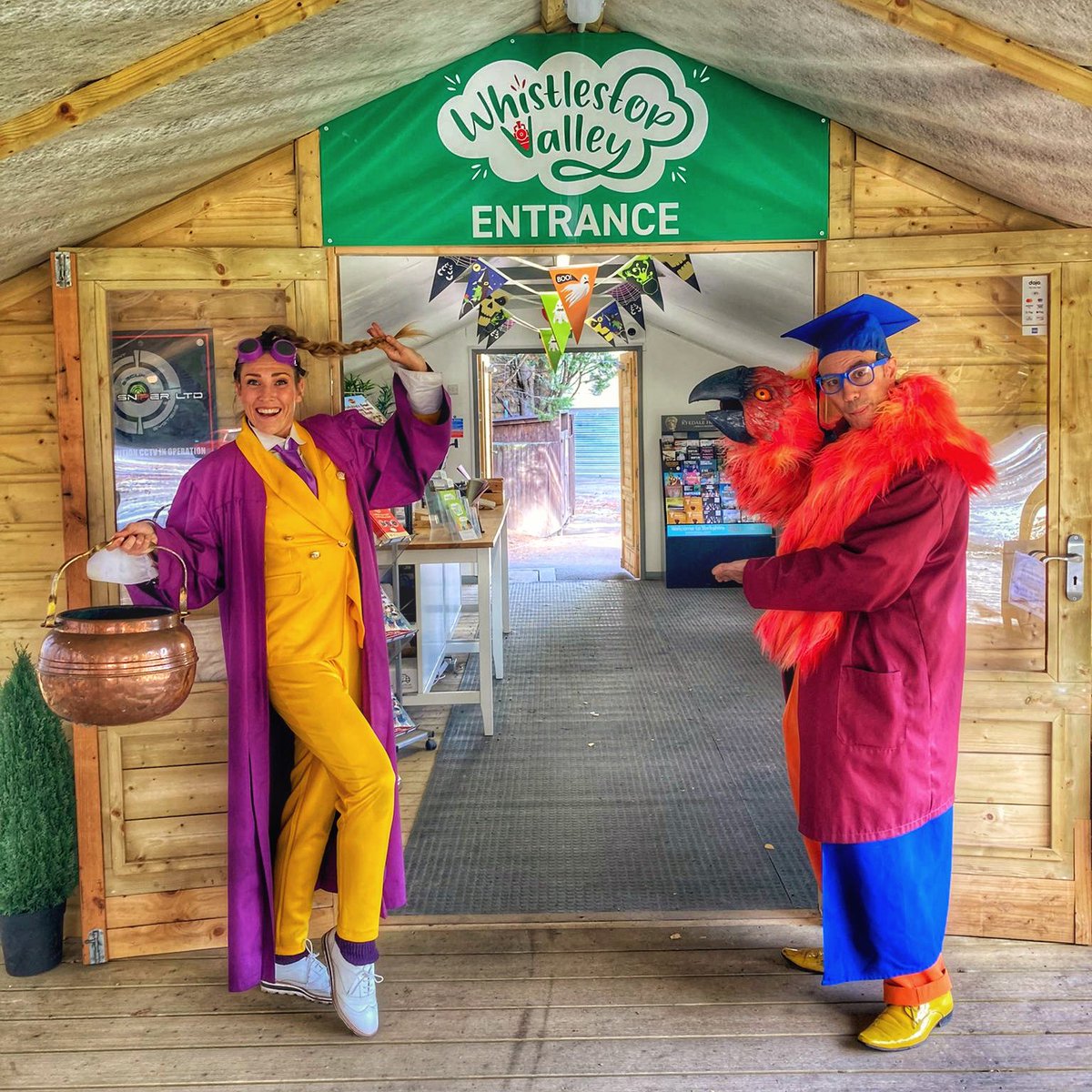 FunCastCo's tweet image. Happy Hump Day from the Wizards @WhistlestopV