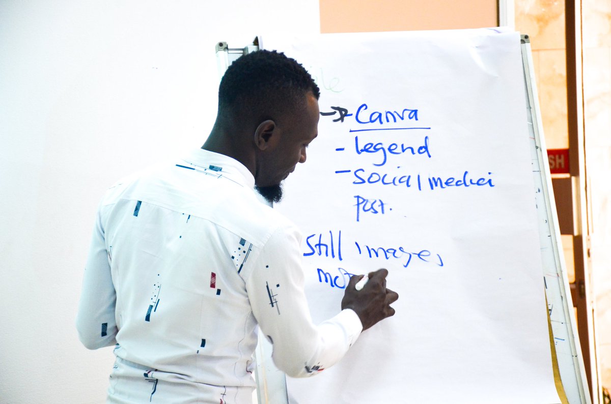 OpenSpaceUganda's tweet photo. In his sessions, @KisemboAntonio, took the youth leaders through the concept of content creation and how they can use these avenues to better share effective information. More to this, he shared tools like canvas,legend among many which assist in content creation.
#MYP
#DST22 https://t.co/z1ZLMtbxWD