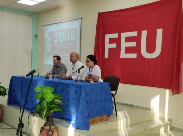 GHNordelo5's tweet photo. Las horas pasaron muy rápido en el ameno encuentro con jóvenes delegados al #CongresoFEU de la @universidad_uci. #Cuba #CDRCuba #SoyCederista #SomosDelBarrio https://t.co/RCWCyDOoWf