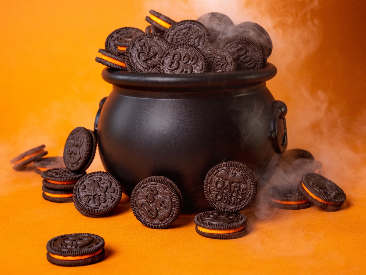 These OREO BOO! Cookies just put a spell on us 🎃👀🔮